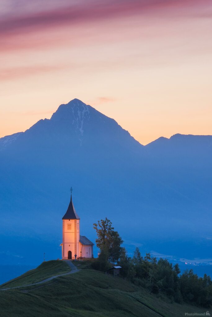 Best photo location in Slovenia, Jamnik church